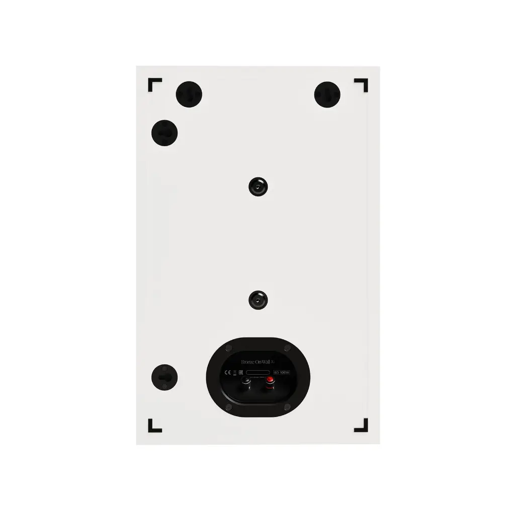 ma_bronze_7g_on-wall_pack_back_white.webp